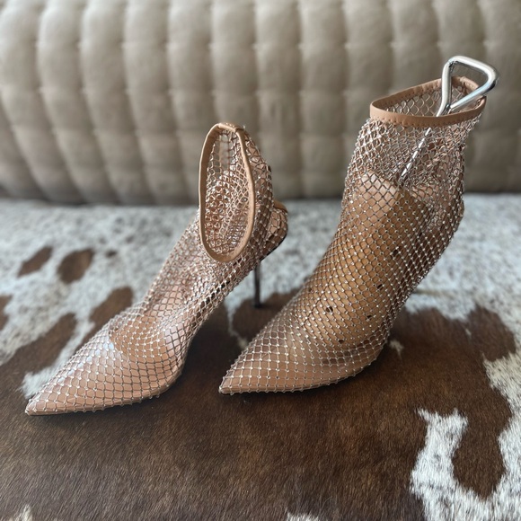 VINCE CAMUTO - Never worn! Size 8 - Picture 5 of 6